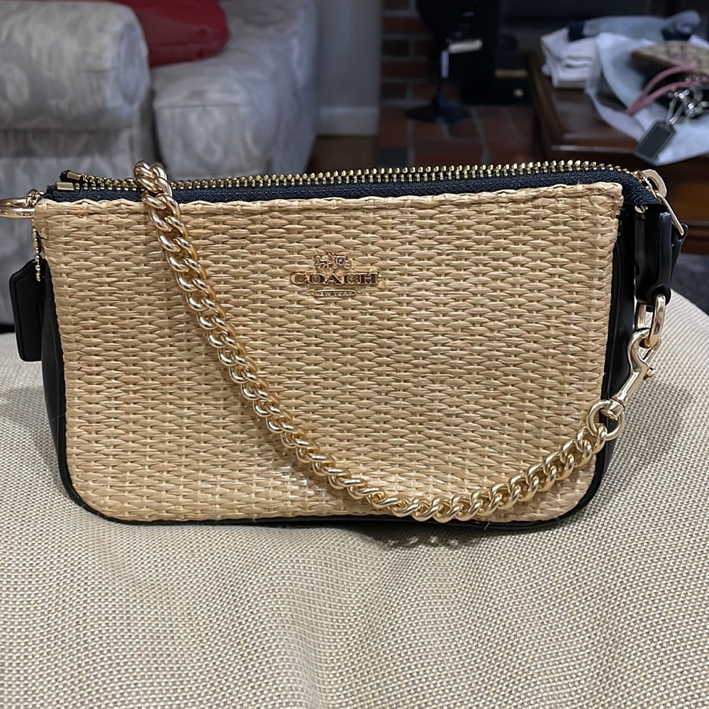 Beautiful wristlet - Picture 2 of 5